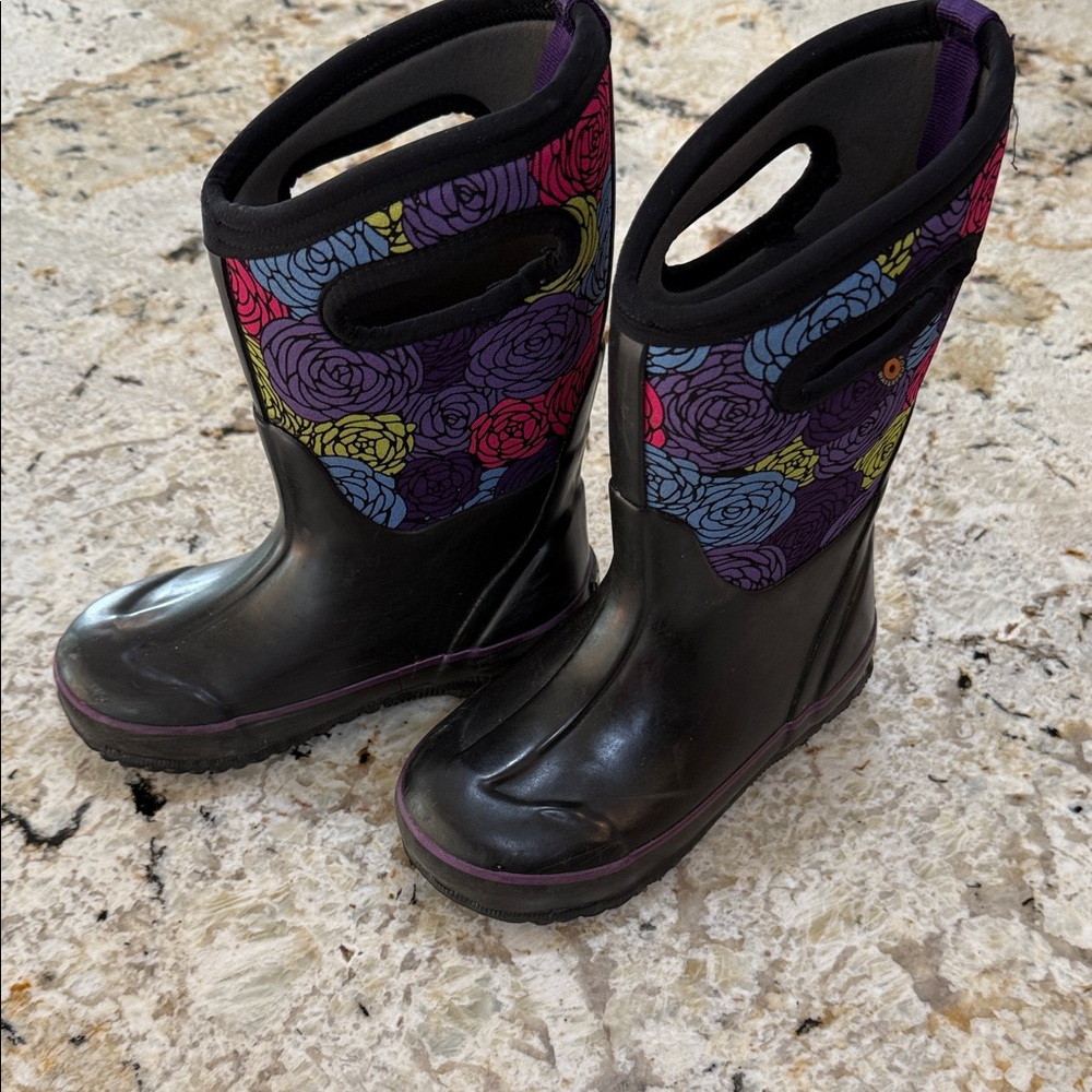 Floral Patterned Black Bogs